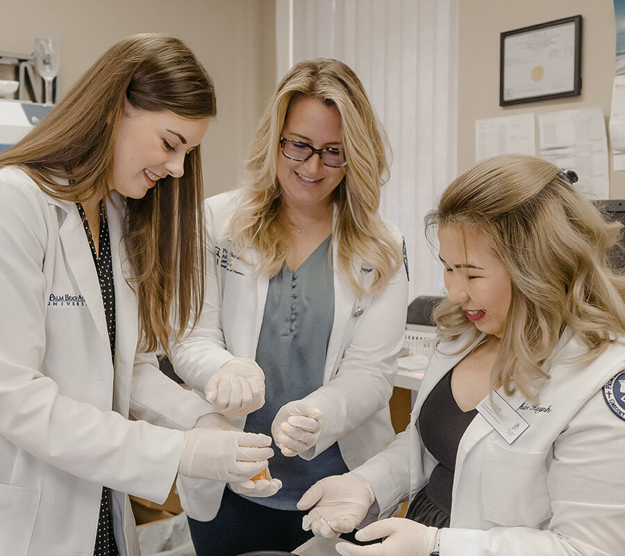 Students from the medicinal and biological chemistry degree program participate in a laboratory task.