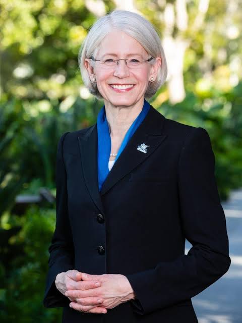 Dr. Debra Schwinn headshot